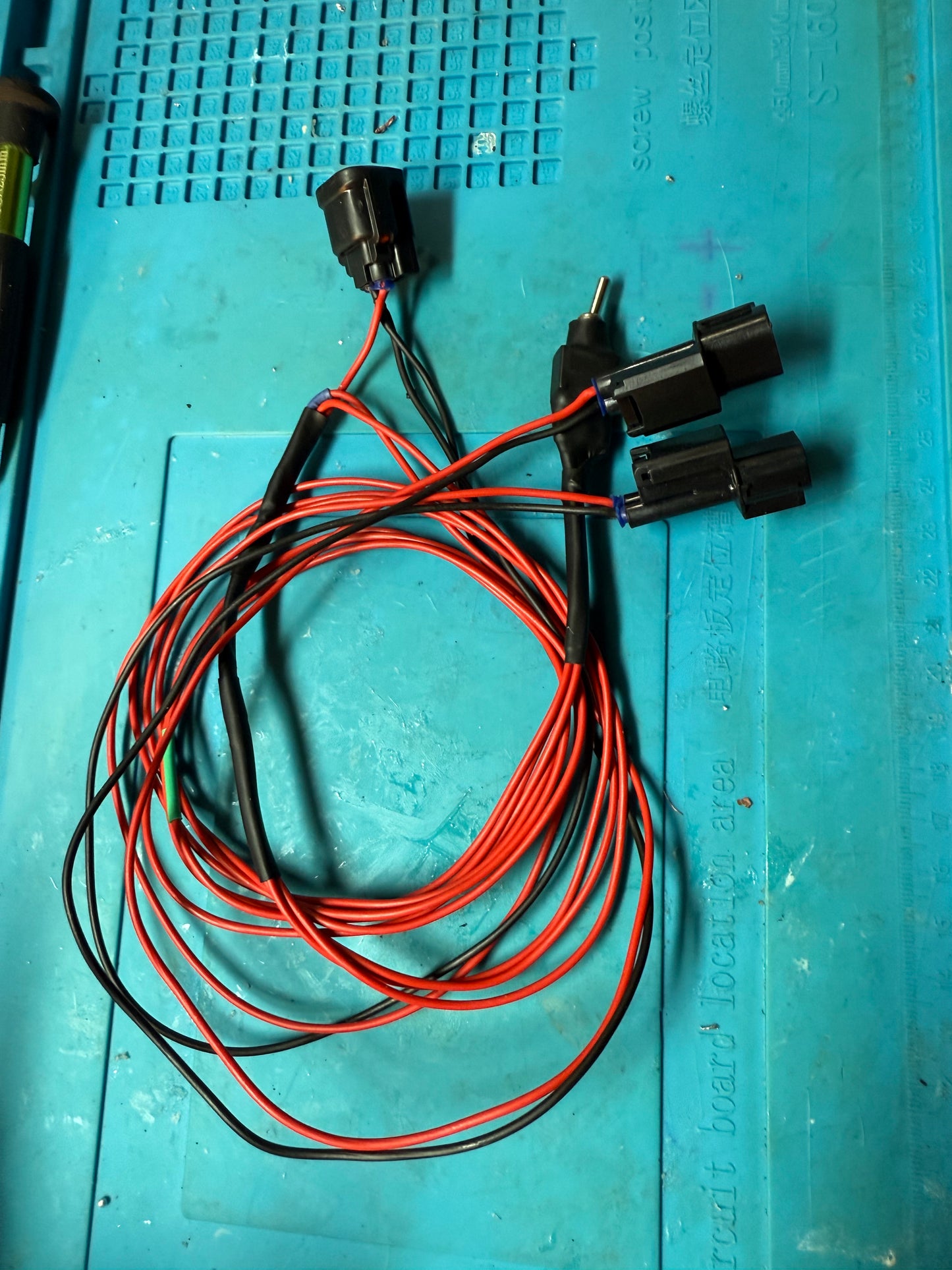 ADATTATORI LUCE BIANCA ORIGINALE -NON TAGLIARE I FILI DEL FARETTO HONDA SH2020-2025